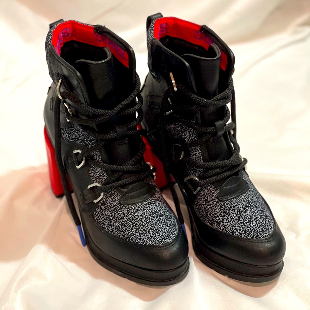 EUC Sorel Blake Shatter Black/Red Women’s Boot Size 6.5 Waterproof Bootie